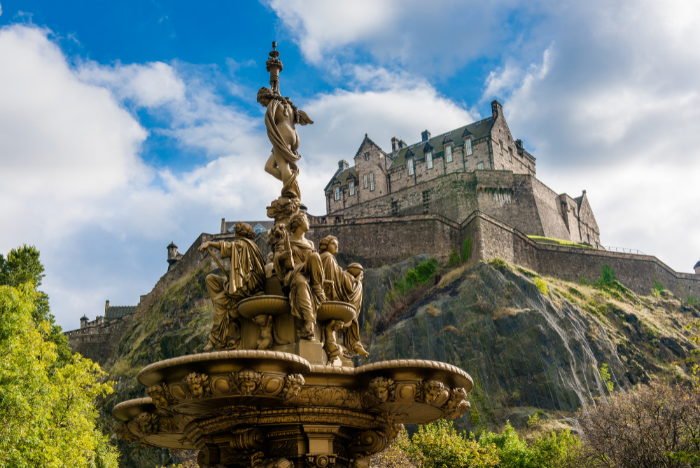 Cheap Business Class Flights From Orlando (MCO) to Edinburgh (EDI)