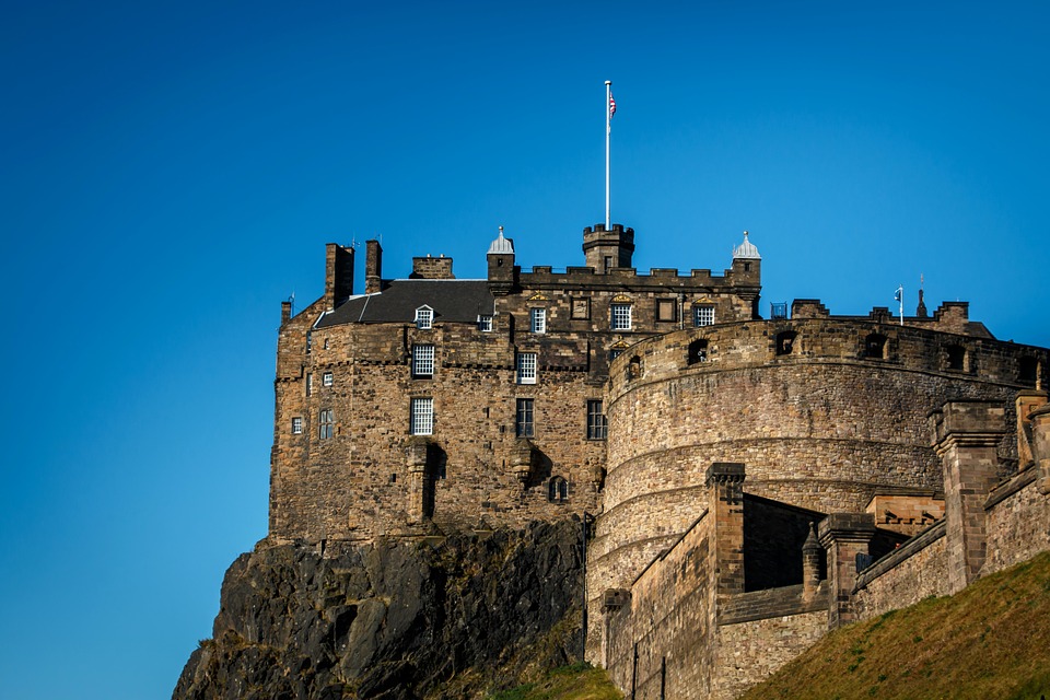 Cheap Business Class Flights From Philadelphia (PHL) to Edinburgh (EDI)