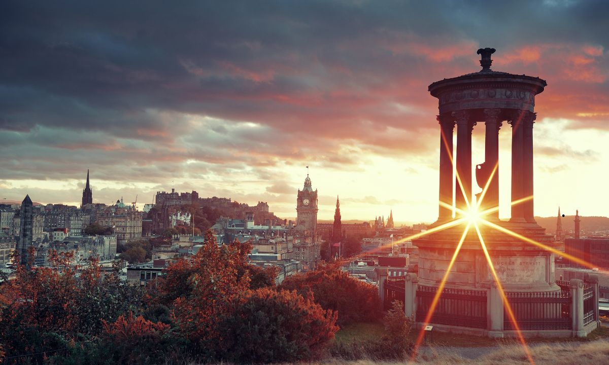 Cheap Business Class Flights From San Diego (SAN) to Edinburgh (EDI)