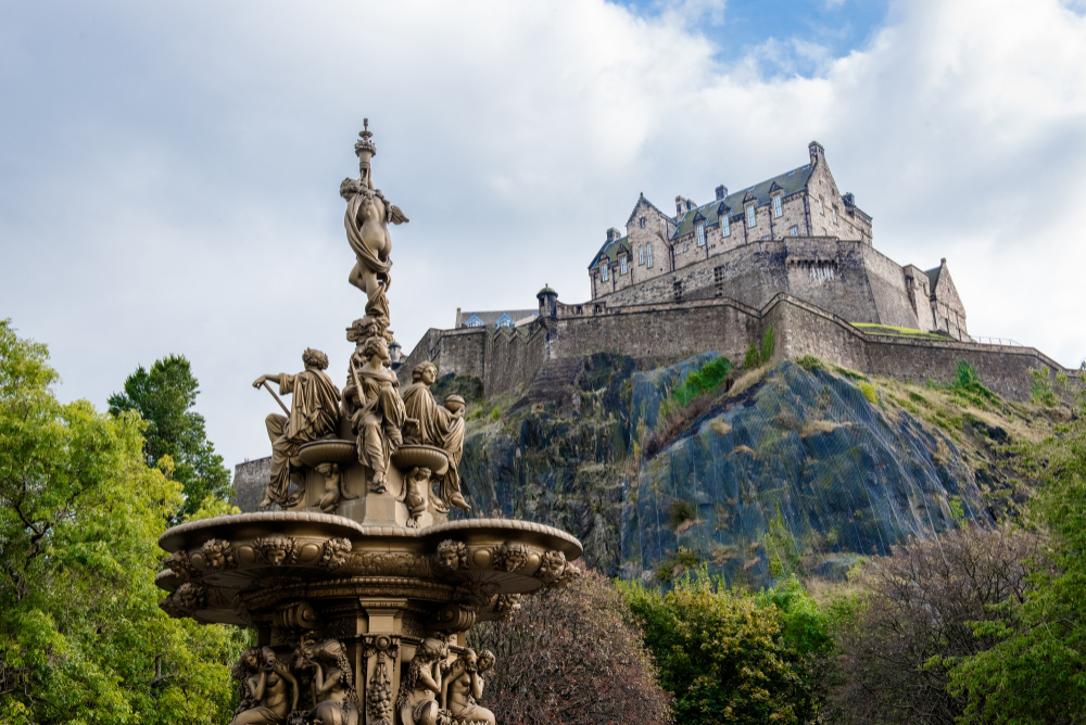 Cheap Business Class Flights From Washington (IAD) to Edinburgh (EDI)