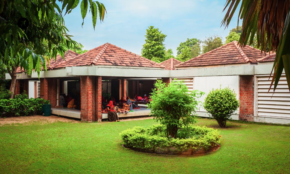 Cheap Business Class from Austin to Ahmedabad Flights – Affordable Travel Options