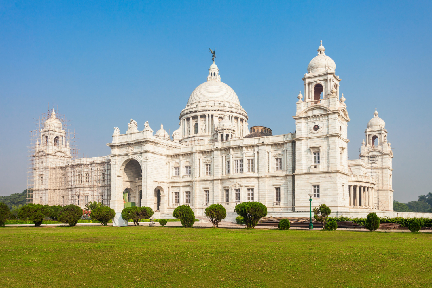 Cheap Business Class Flights to Kolkata (CCU)