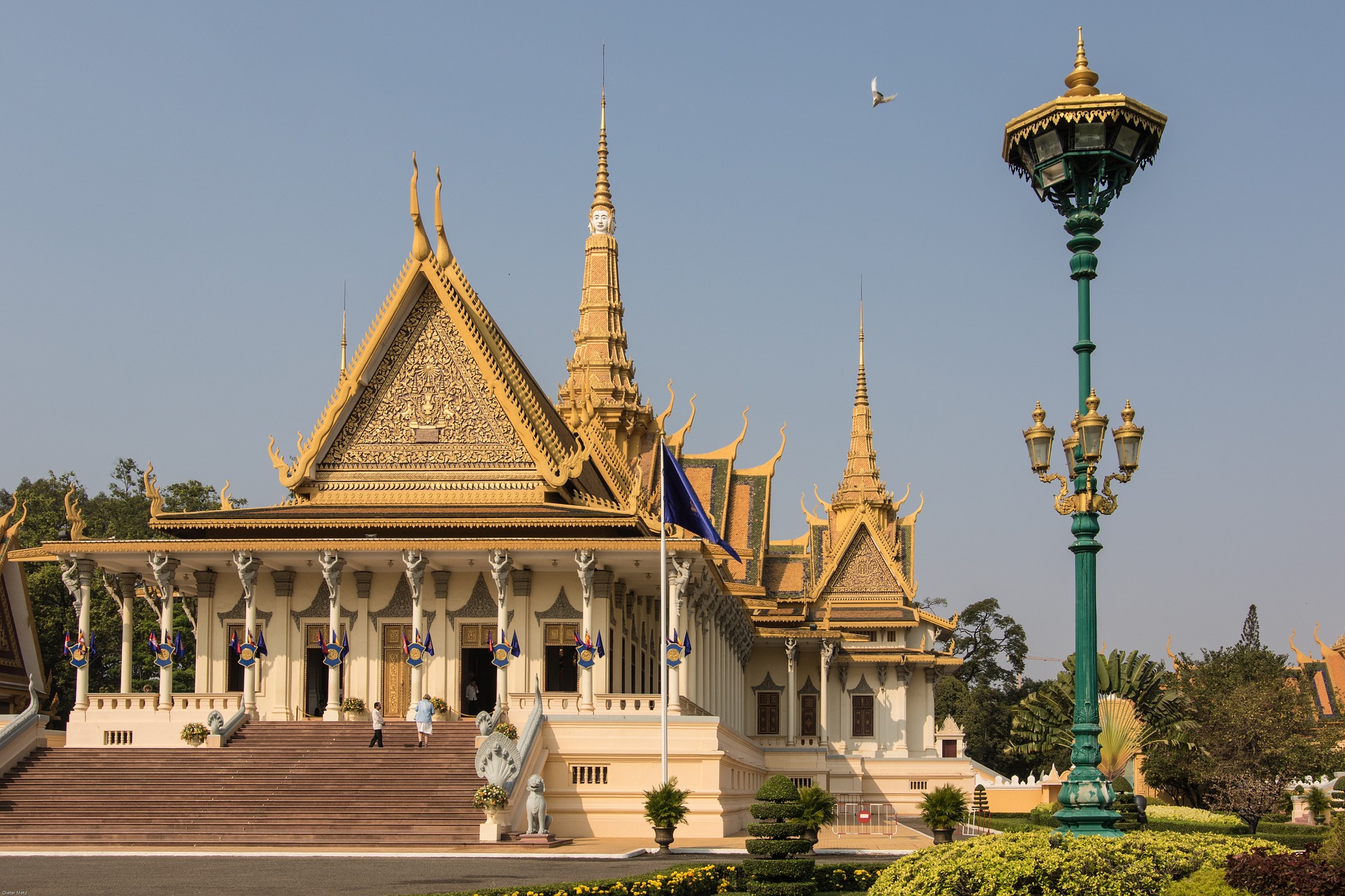 Cheap Business Class Tickets To Phnom Penh